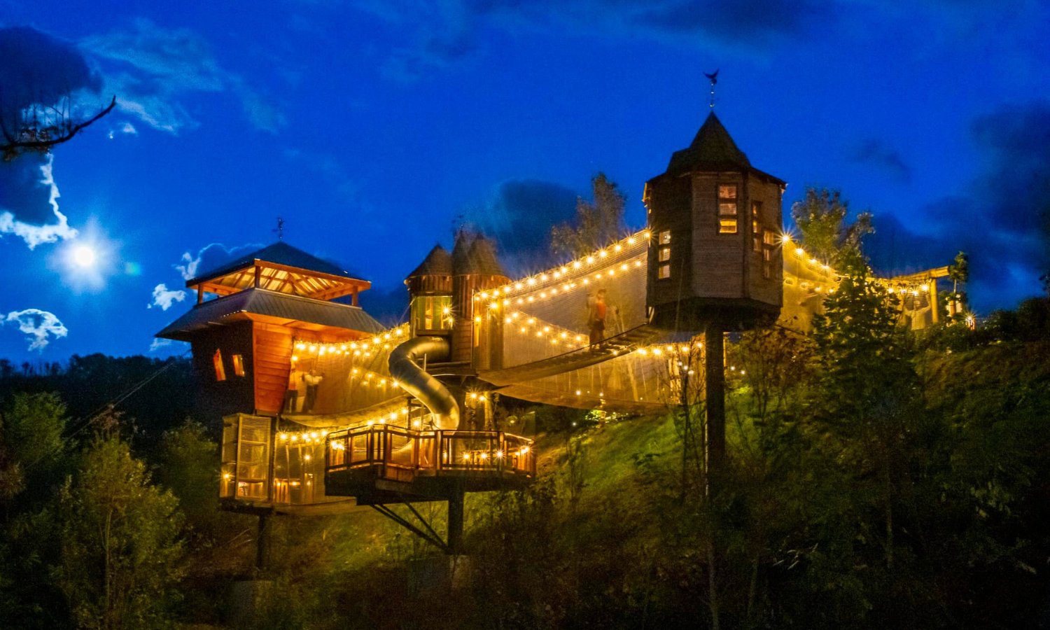 treehouse at Anakeesta lit up at night